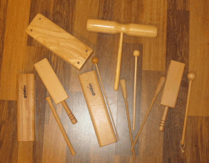 Holzblocktrommeln und Rhrentrommeln